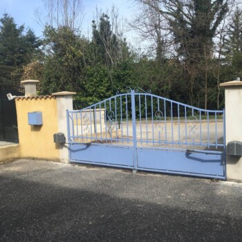 Portail bleu